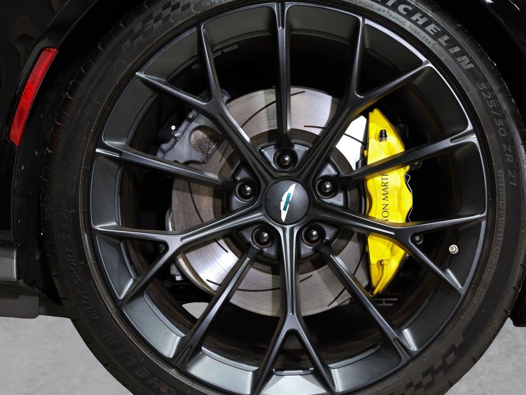 2026 Aston Martin VANTAGE BASE 缩略图 26