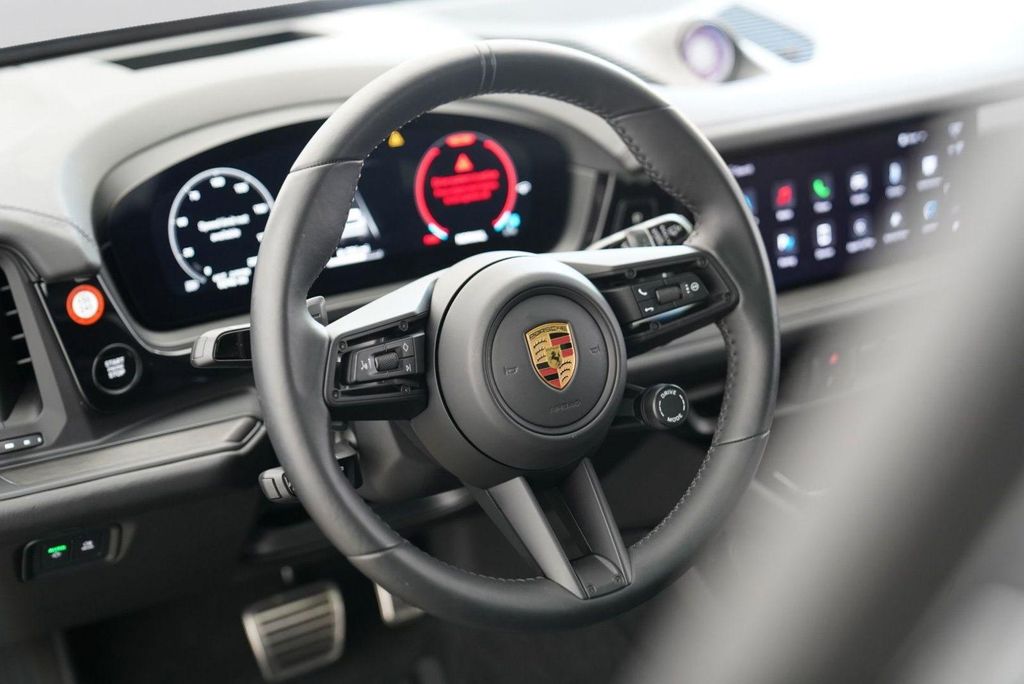 2025 Porsche CAYENNE GTS — миниатюра 19