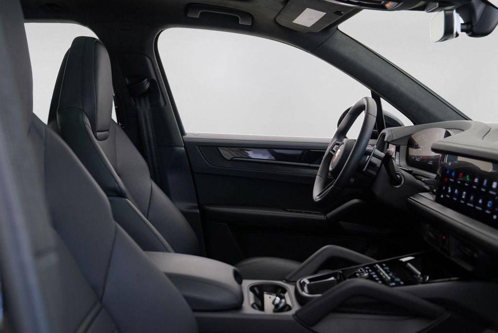 2025 Porsche CAYENNE GTS — миниатюра 41