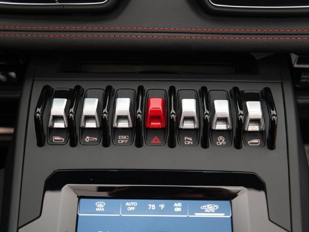 صورة 37 لـ 2021 Lamborghini HURACAN EVO SPYDER