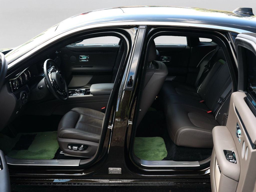 2023 ROLLS-ROYCE GHOST photo 10