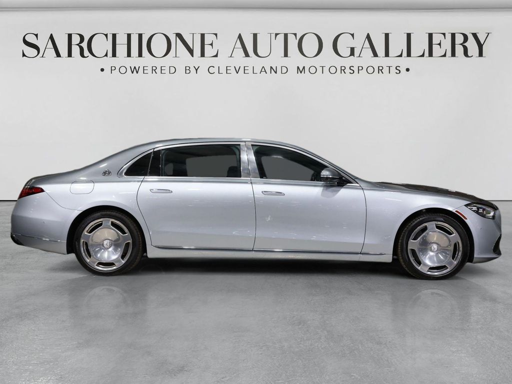 صورة 6 لـ 2024 Mercedes-BENZ MAYBACH