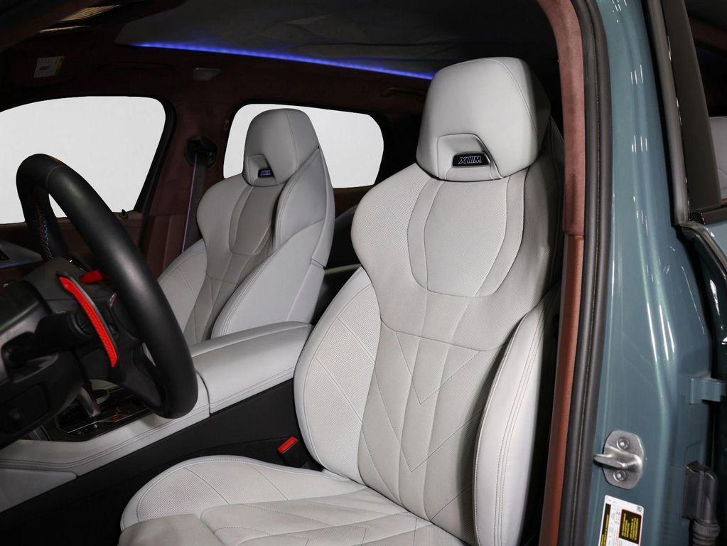 صورة 5 لـ 2025 BMW XM BASE