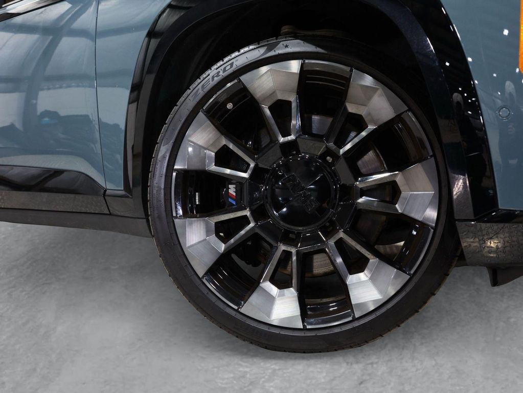 2025 BMW XM BASE 缩略图 17