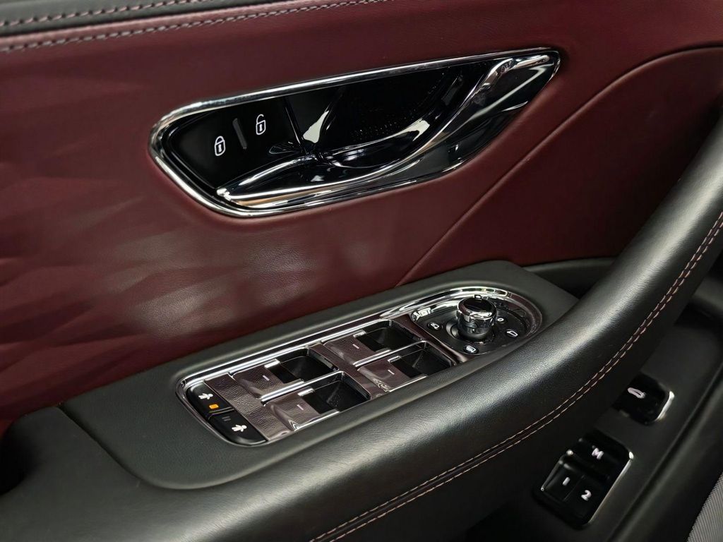 صورة 9 لـ 2020 Bentley FLYING SPUR W12