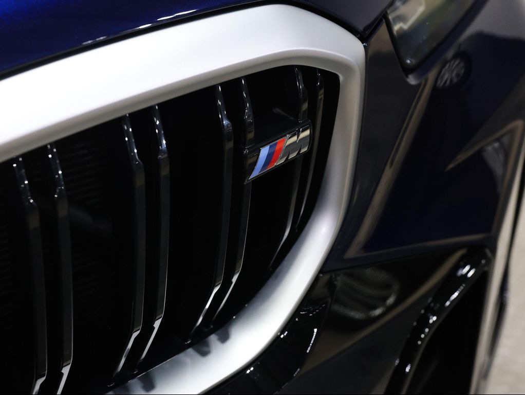 2026 BMW X5 M60I — миниатюра 17