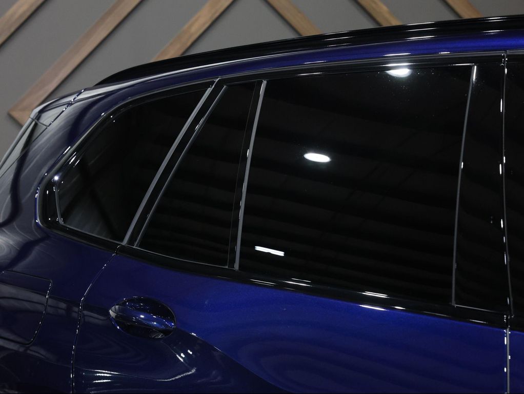 2026 BMW X5 M60I — миниатюра 20