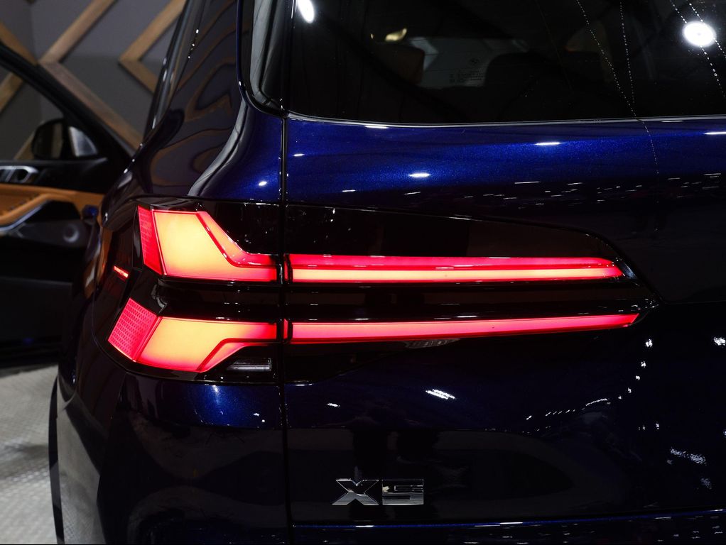 2026 BMW X5 M60I — миниатюра 29