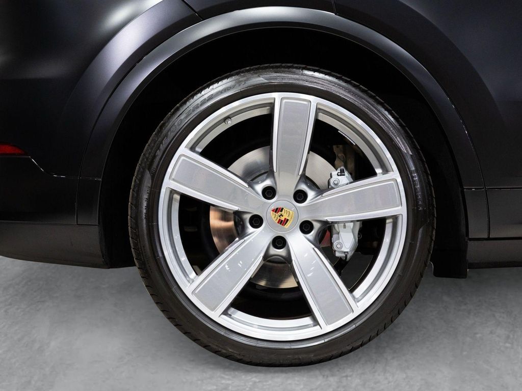 2023 Porsche CAYENNE TURBO 缩略图 12
