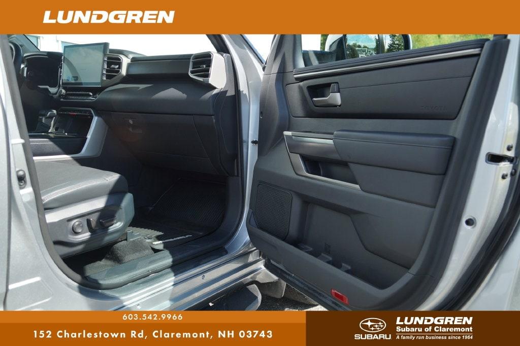 صورة 8 لـ 2025 Toyota SEQUOIA SR5
