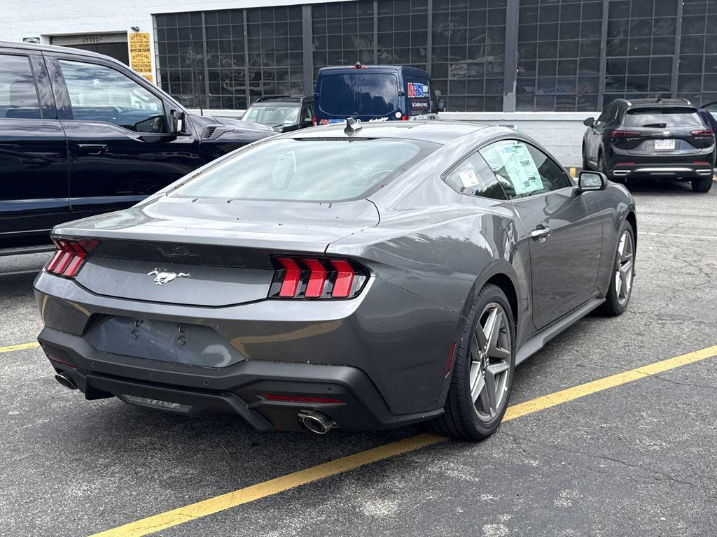2026 FORD MUSTANG ECOBOOST — фото 6