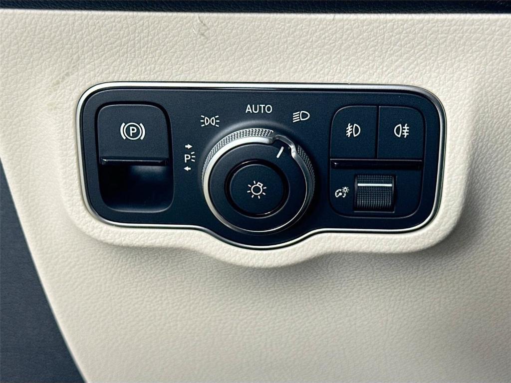 صورة 10 لـ 2026 Mercedes-BENZ GLB