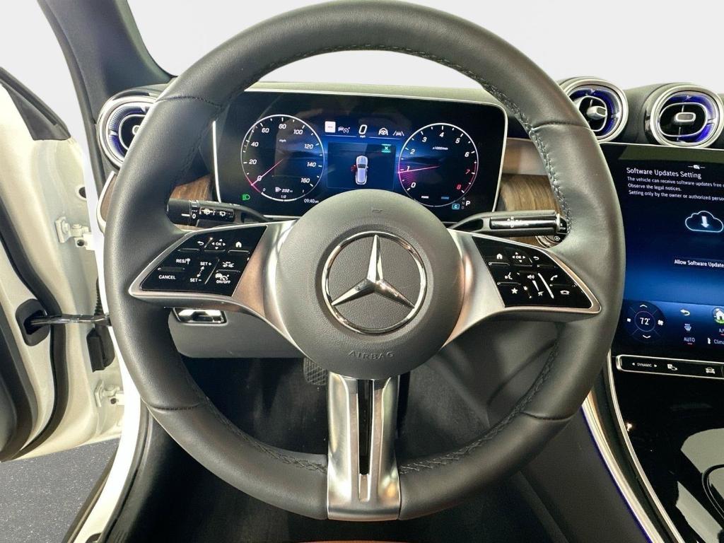 2026 Mercedes-BENZ GLC photo 9