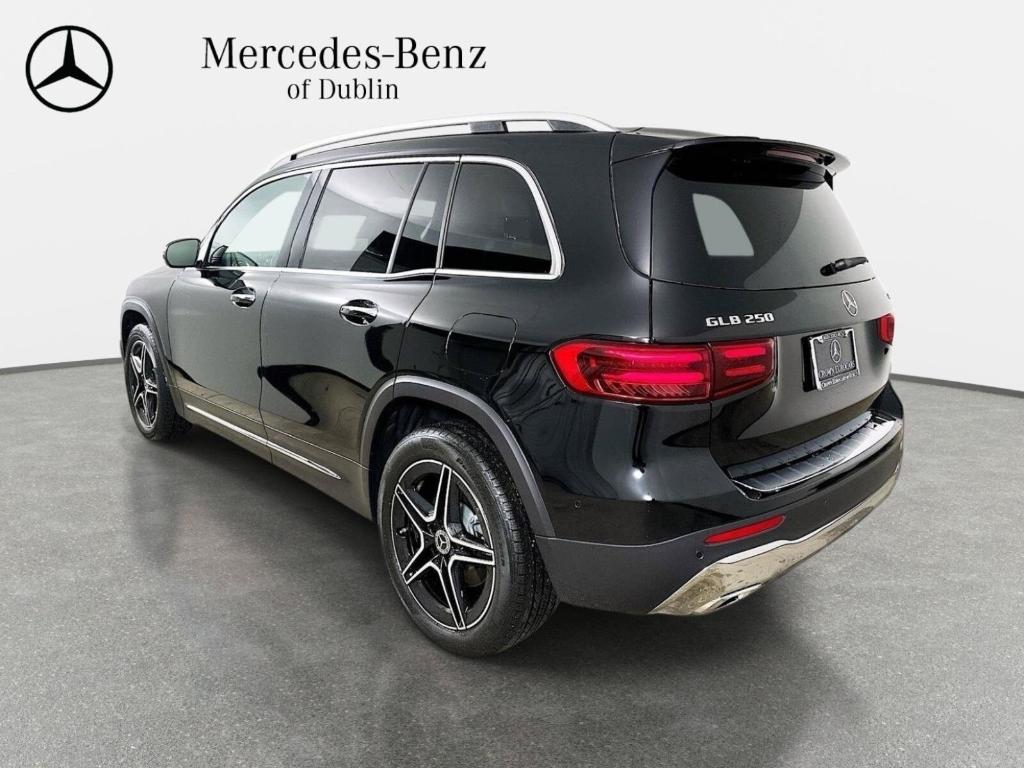 2026 Mercedes-BENZ GLB — миниатюра 7