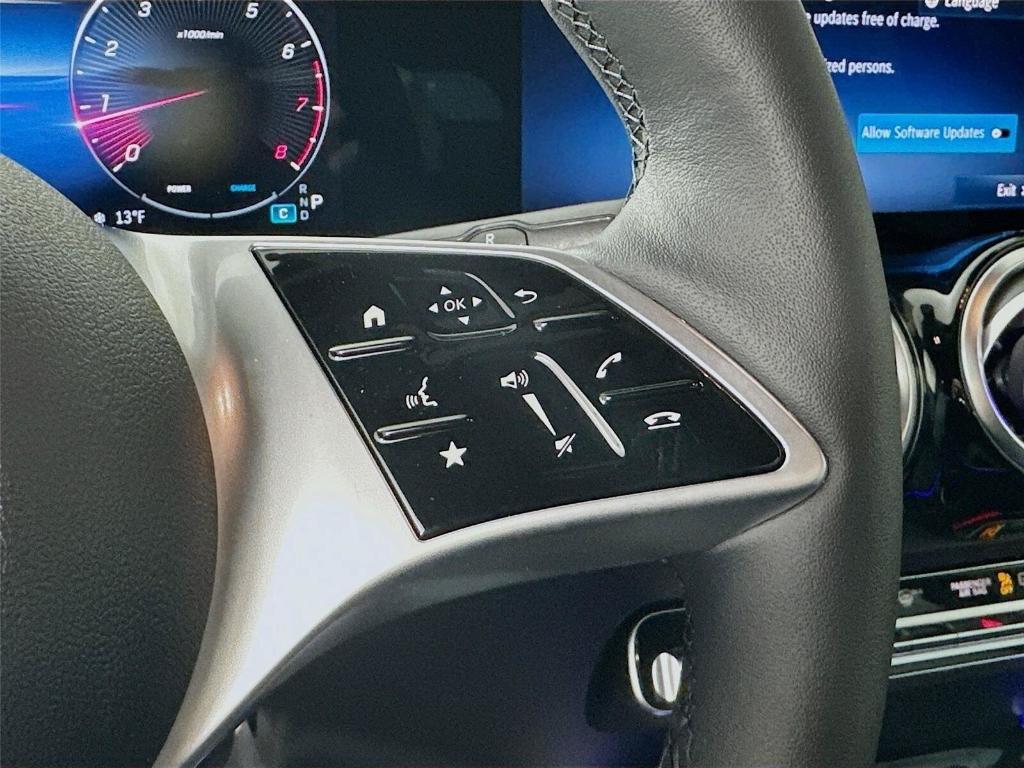 2026 Mercedes-BENZ GLB — миниатюра 13