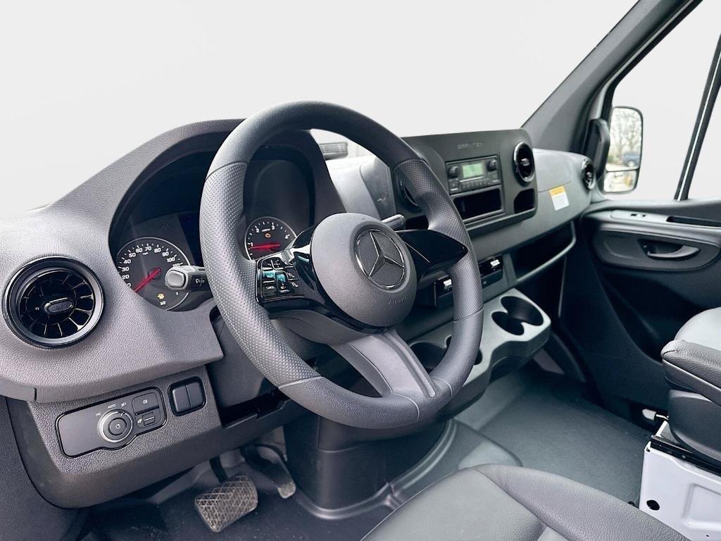 صورة 9 لـ 2025 Mercedes-BENZ OTHERS
