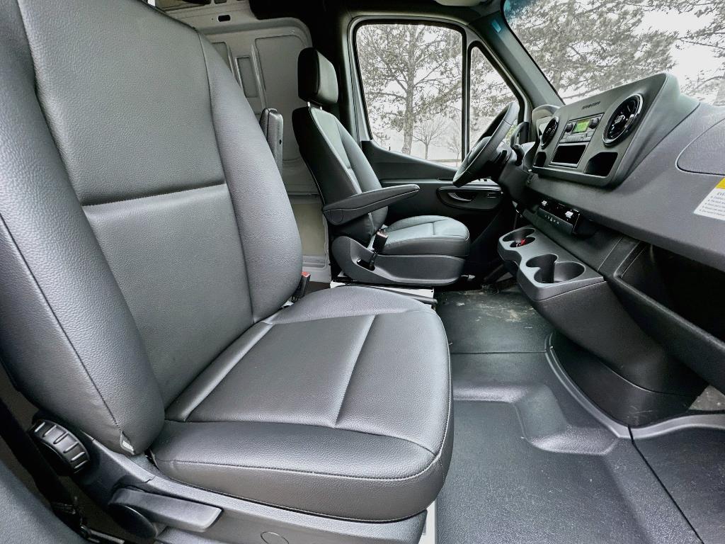 2025 Mercedes-BENZ OTHERS — миниатюра 32