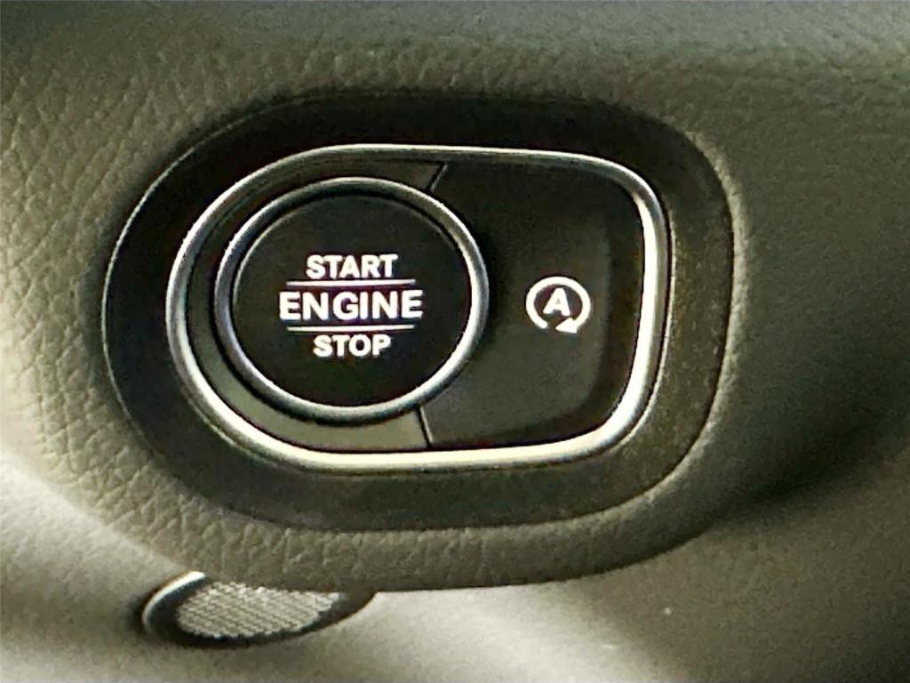 2026 Mercedes-BENZ GLE — миниатюра 16