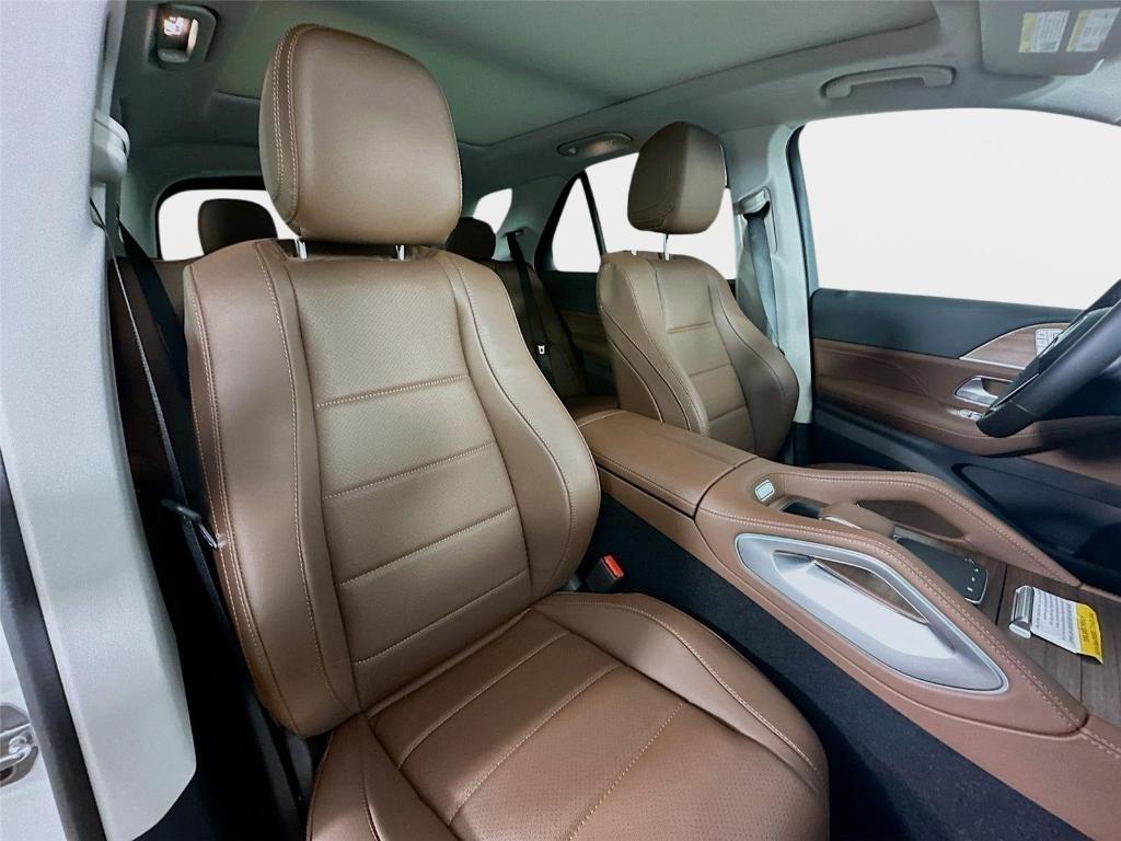 2026 Mercedes-BENZ GLE — миниатюра 37