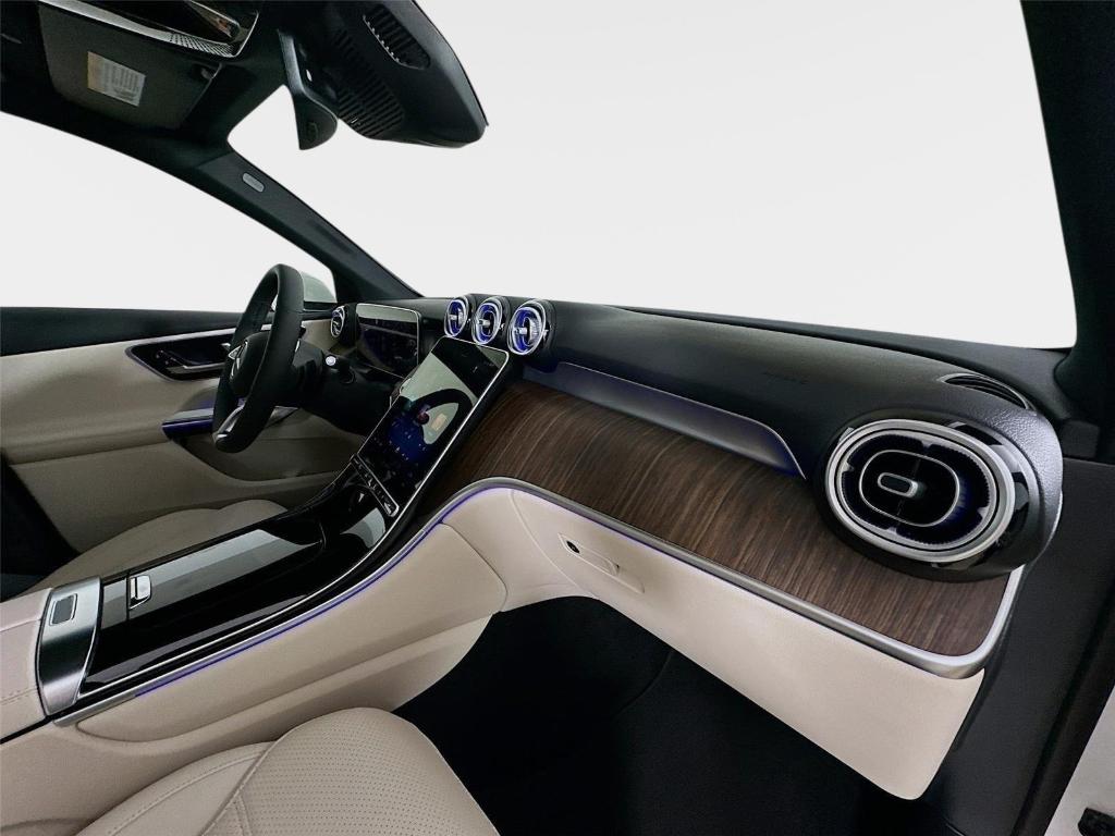 2026 Mercedes-BENZ GLC — миниатюра 38