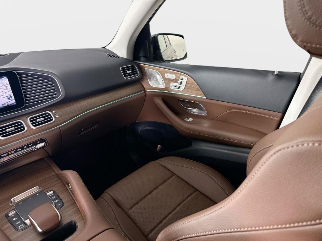 2026 Mercedes-BENZ GLE — миниатюра 31
