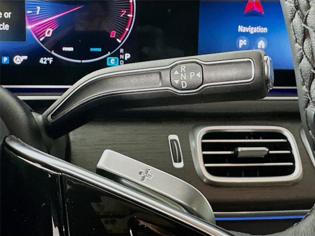 2026 Mercedes-BENZ GLE — миниатюра 21