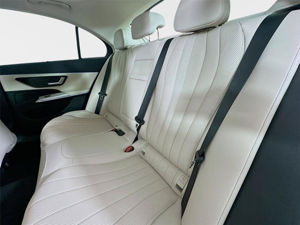 صورة مصغرة 32 لـ 2026 Mercedes-BENZ E-CLASS