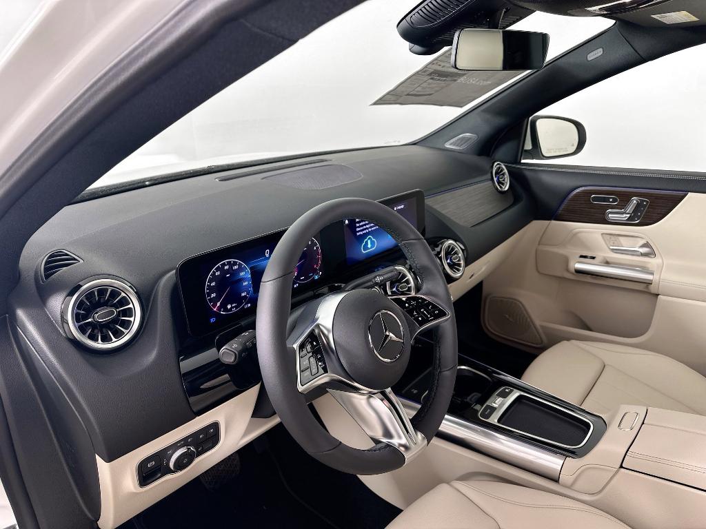 MERCEDES-BENZ GLA - 9