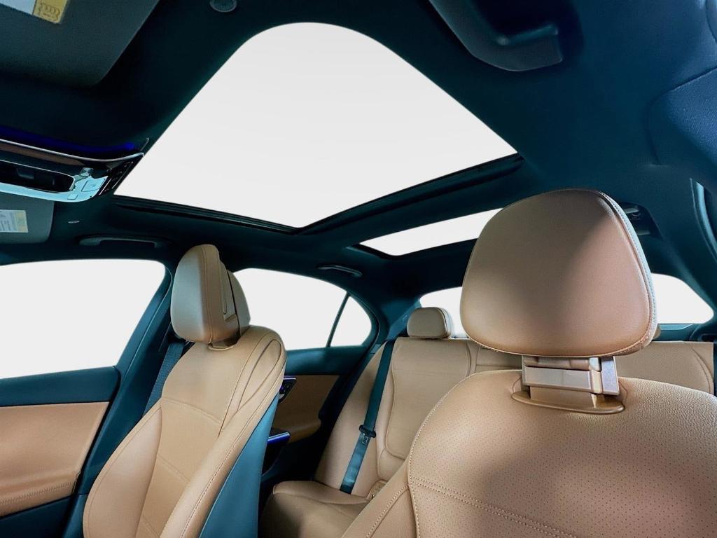 2026 Mercedes-BENZ C-CLASS — миниатюра 25