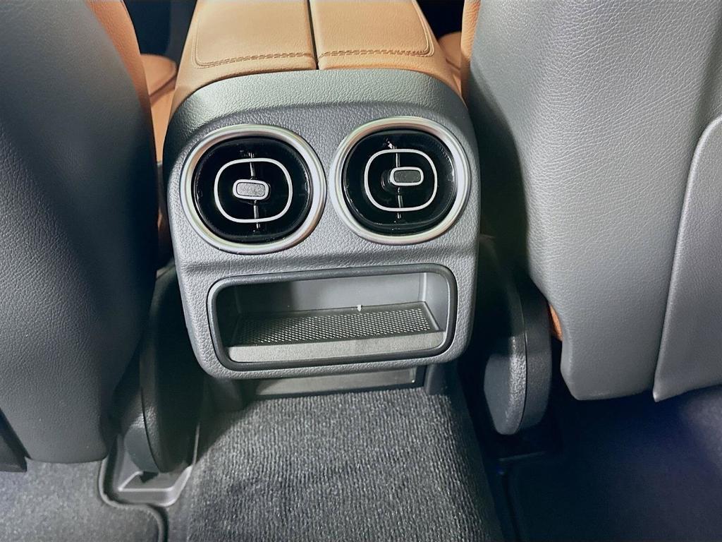 2026 Mercedes-BENZ C-CLASS — миниатюра 30