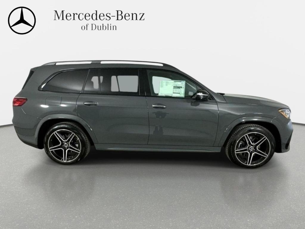 2026 Mercedes-BENZ GLS — фото 4