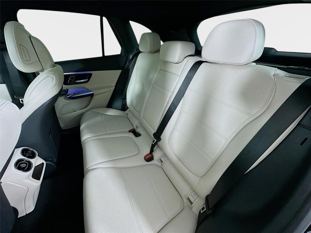 2026 Mercedes-BENZ GLC — миниатюра 31
