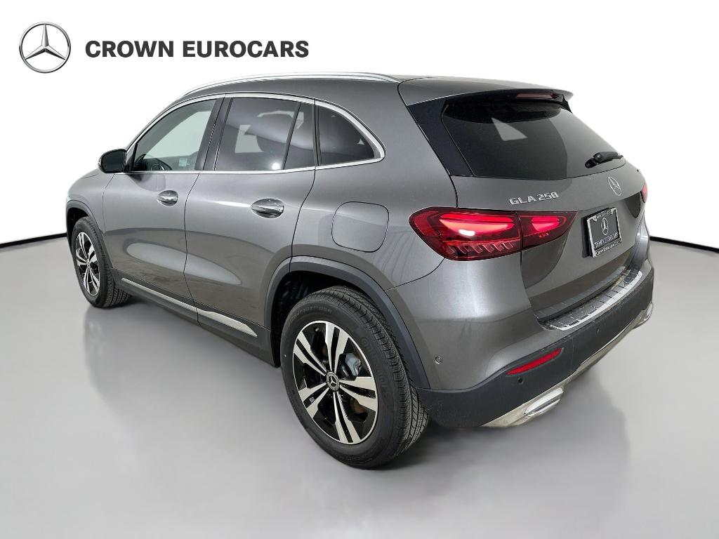 MERCEDES-BENZ GLA - 7