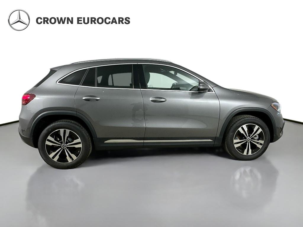 MERCEDES-BENZ GLA - 4