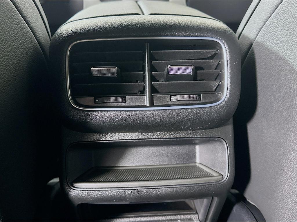 2026 Mercedes-BENZ GLE — миниатюра 32