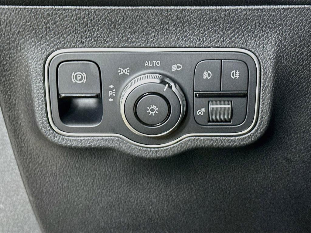 2026 Mercedes-BENZ GLB 缩略图 10