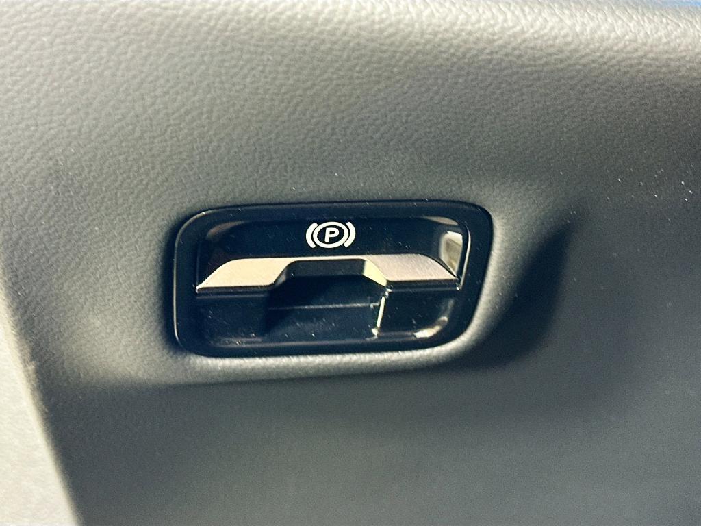 MERCEDES-BENZ E-CLASS - 10