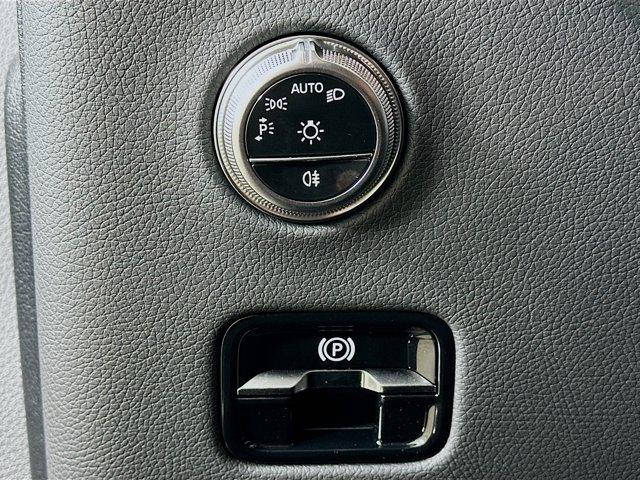 MERCEDES-BENZ GLC - 10