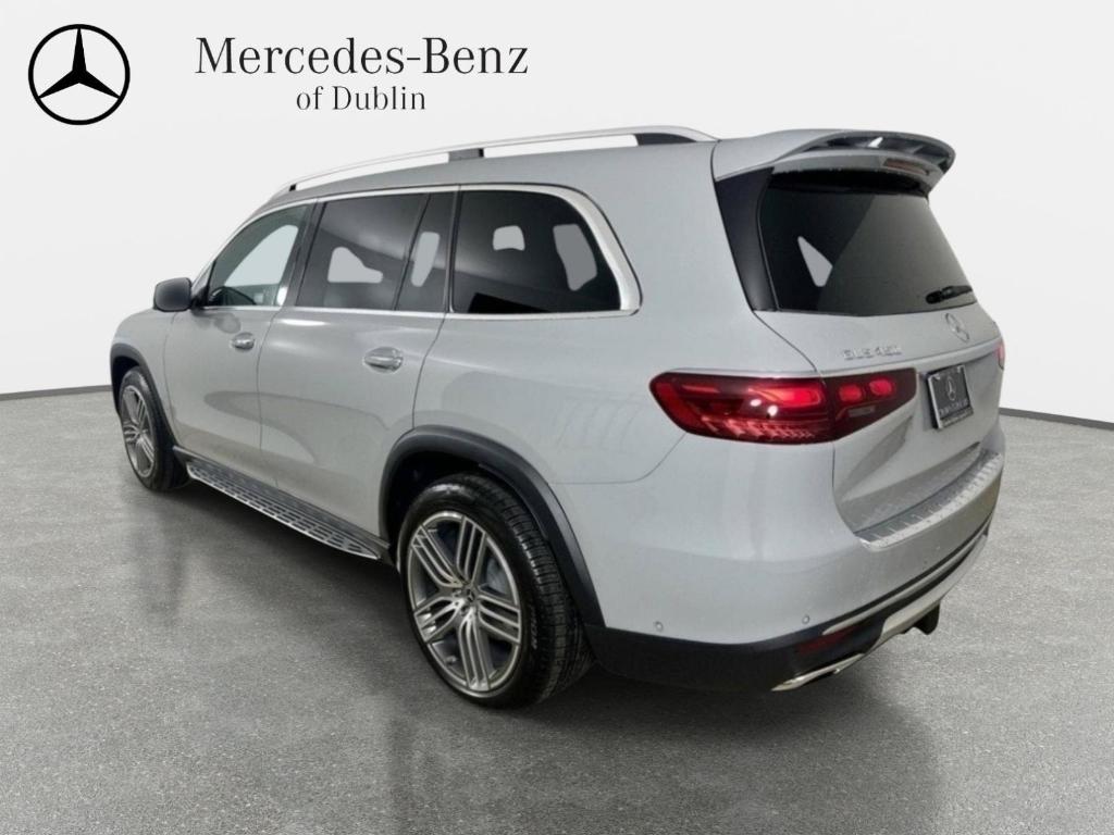 2026 Mercedes-BENZ GLS — фото 7