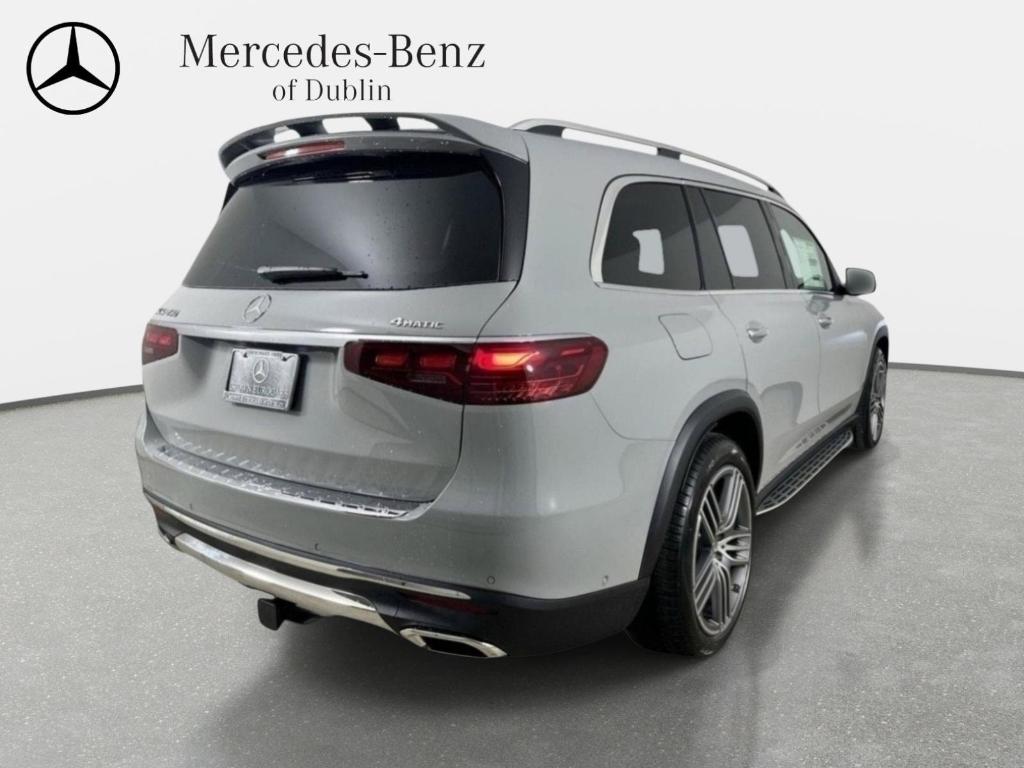 2026 Mercedes-BENZ GLS — фото 5