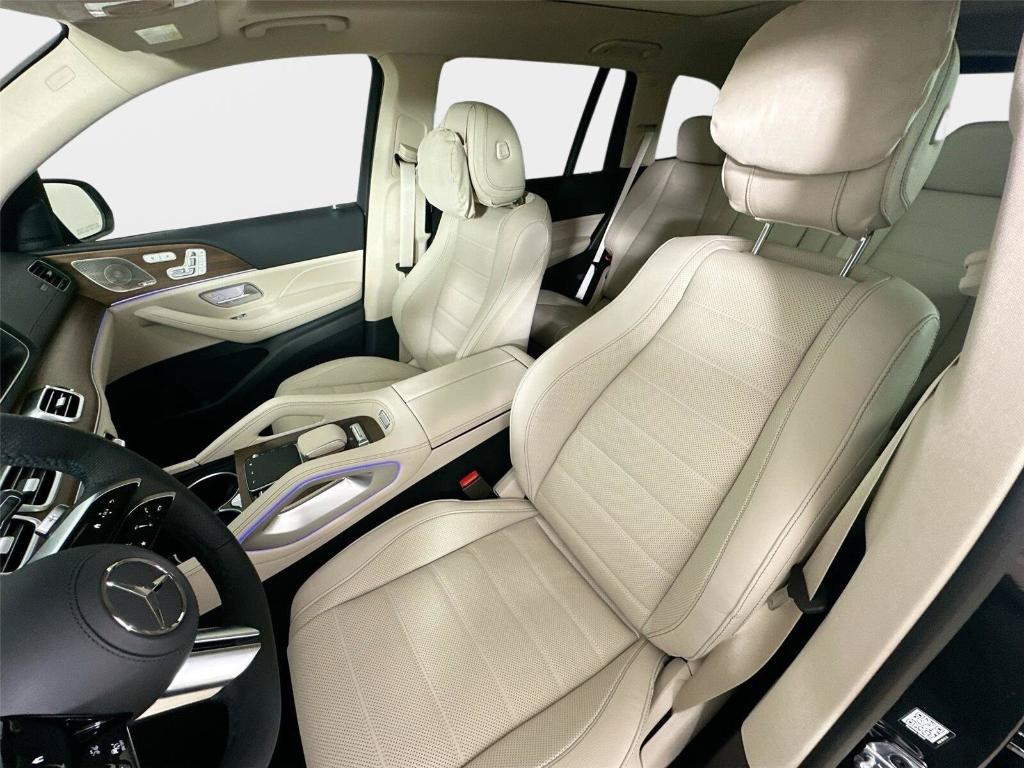 2026 Mercedes-BENZ GLS — миниатюра 26