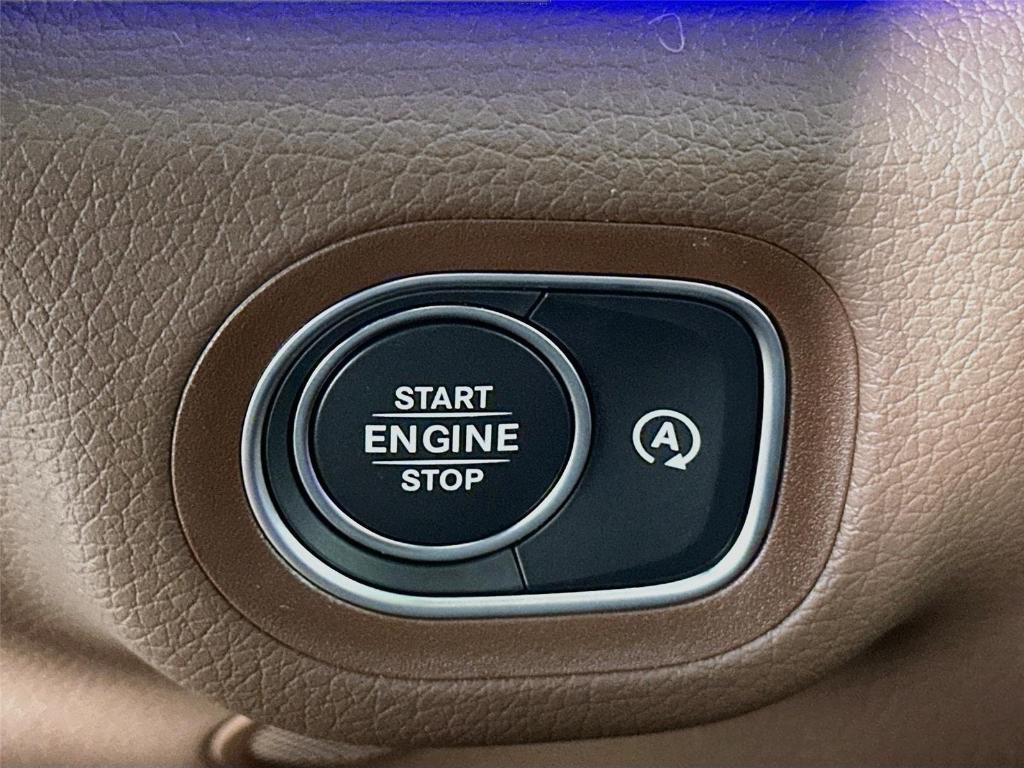 2026 Mercedes-BENZ GLE — миниатюра 16
