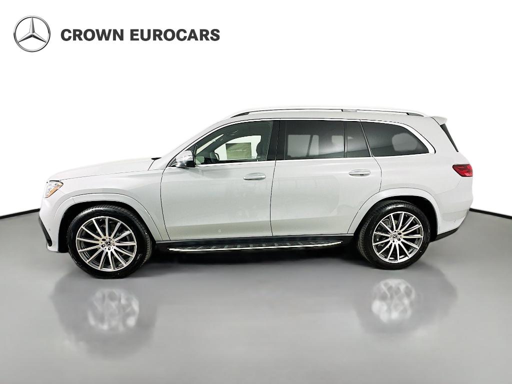 2026 Mercedes-BENZ GLS — фото 4