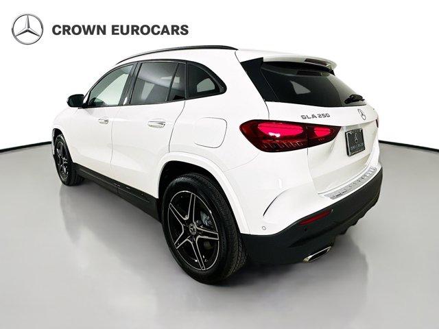 MERCEDES-BENZ GLA - 5