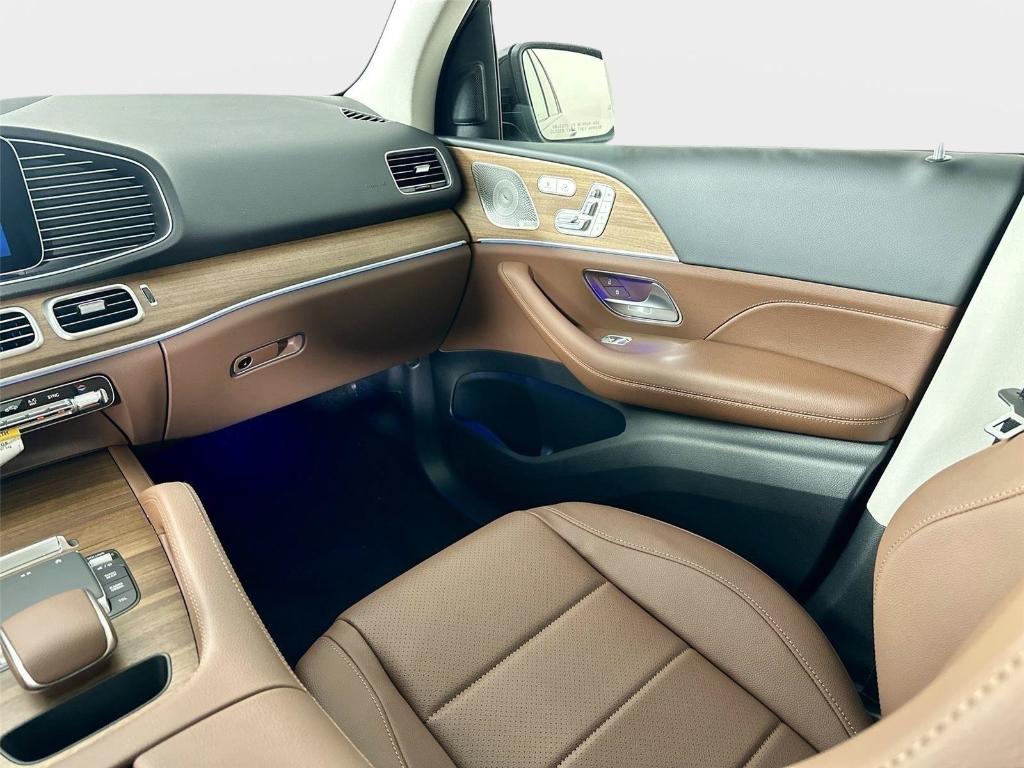 2026 Mercedes-BENZ GLE — миниатюра 30