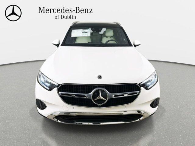 2026 Mercedes-BENZ GLC thumbnail 2