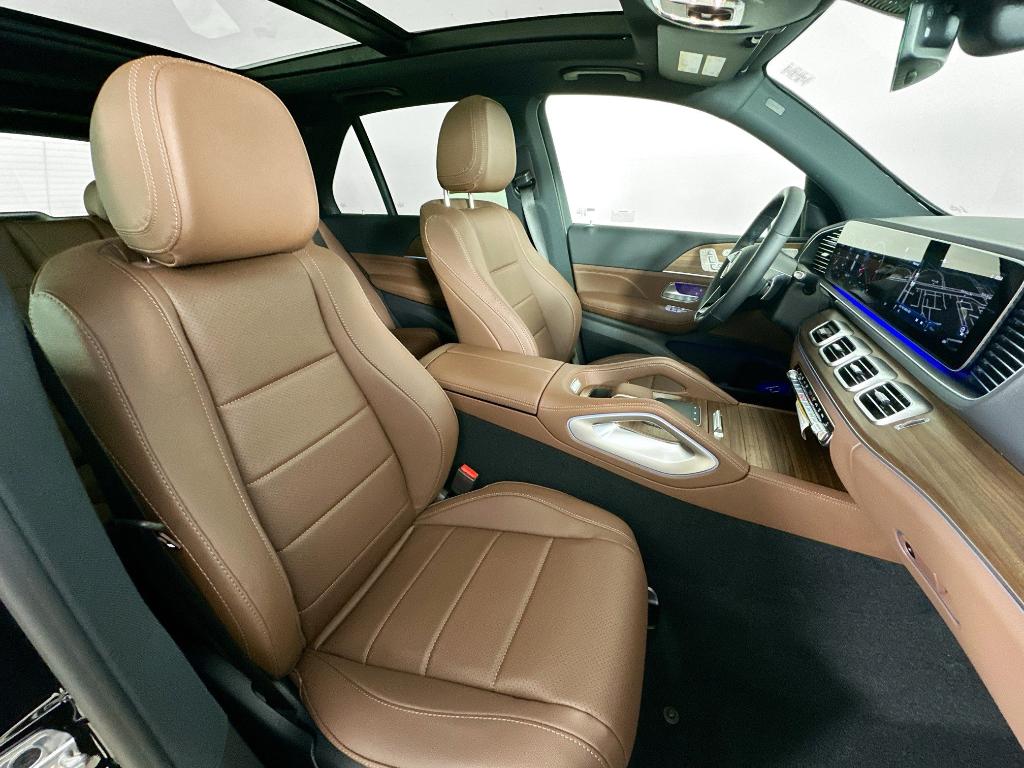 2026 Mercedes-BENZ GLE — миниатюра 31