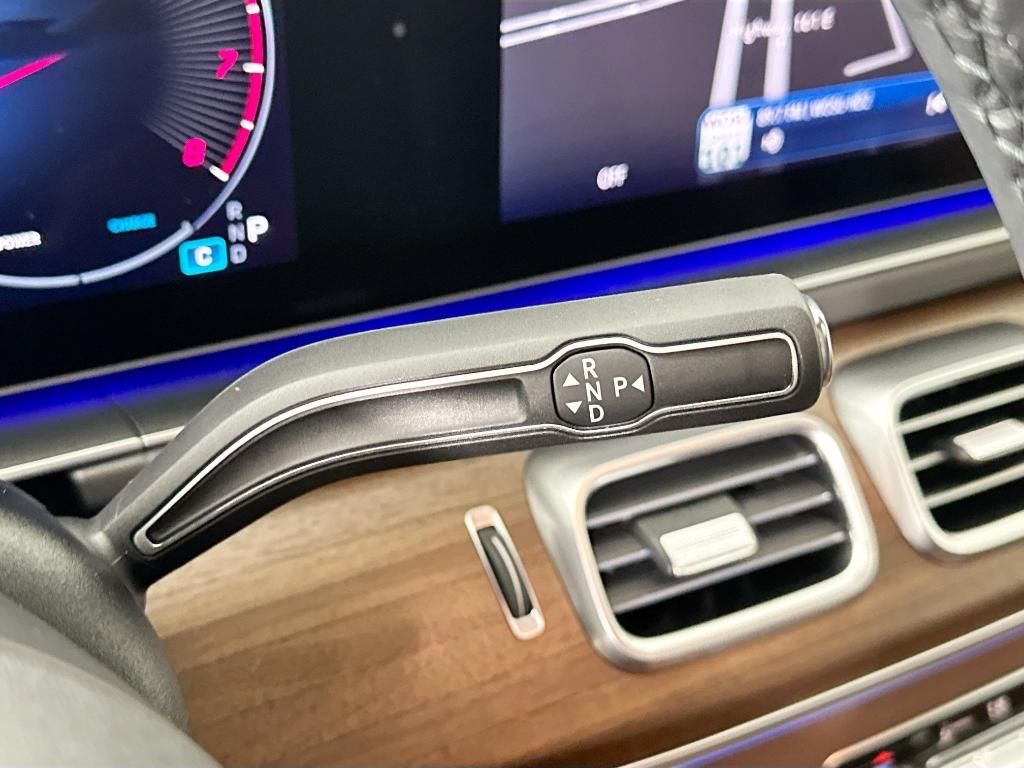 2026 Mercedes-BENZ GLE — миниатюра 16
