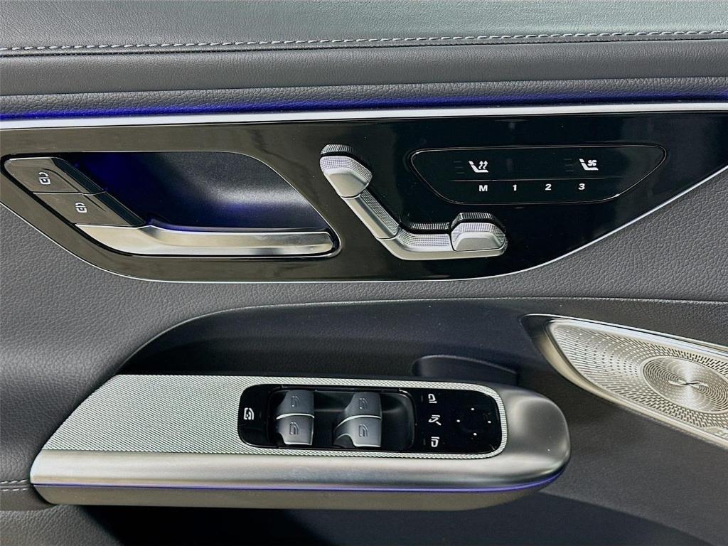 2026 Mercedes-BENZ GLC thumbnail 22