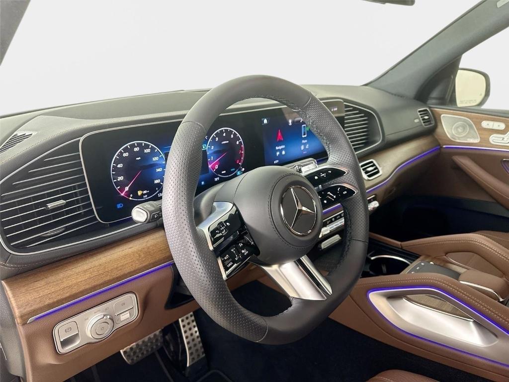 2026 Mercedes-BENZ GLS — миниатюра 9